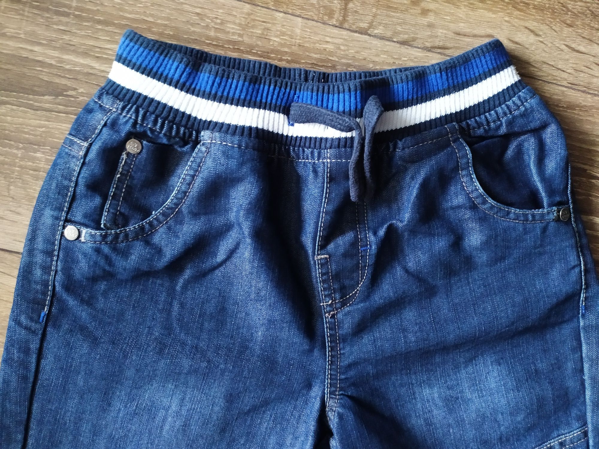 Spodnie dżinsy jeansy na gumce wiek 9 lat
