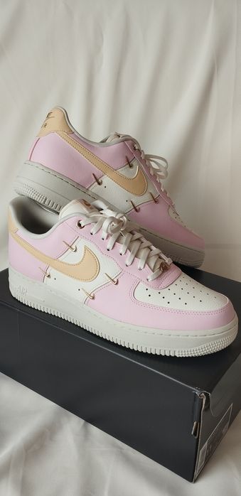Buty sneakersy marki Nike Air Force 1 '07 LX - w rozmiarze 43 - nowe