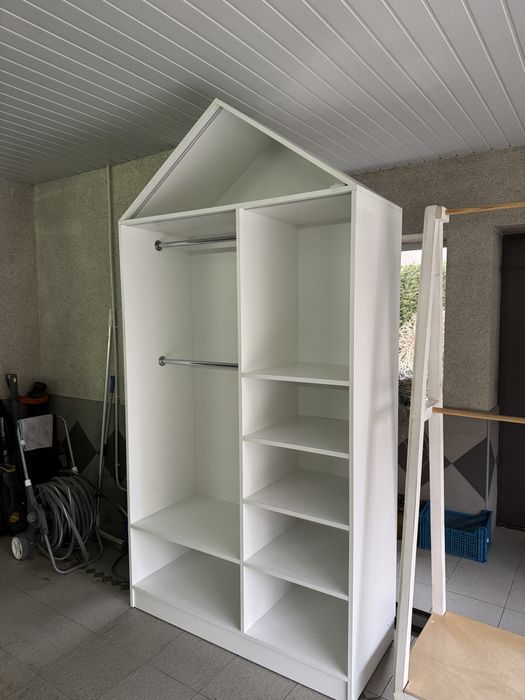 Стелаж під товар або як шафа у дитячу