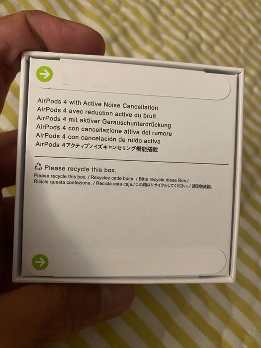 Airpods 4- Novos, Selados , com cancelamento de Ruido