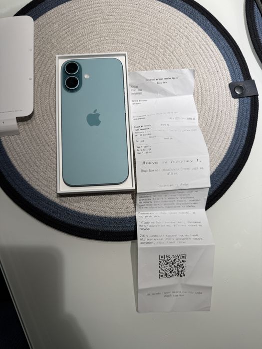 Продам Iphone 16 128g