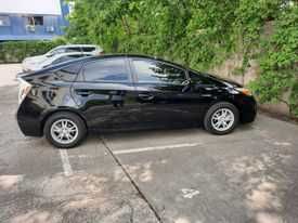 Оренда авто Toyota Prius  для особистого використання та під таксі.