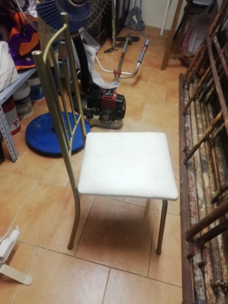 Cadeira de ferro