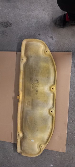 Wygluszenie maski Toyota Verso 09-16