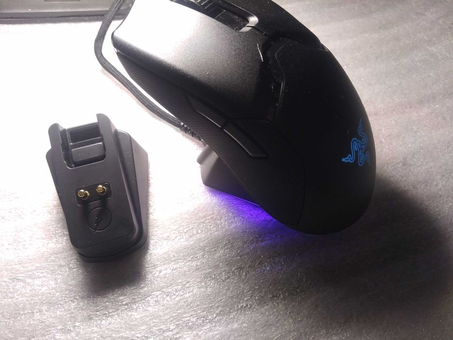 Зарядна станція Razer Mouse Dock Chroma/USB кабель