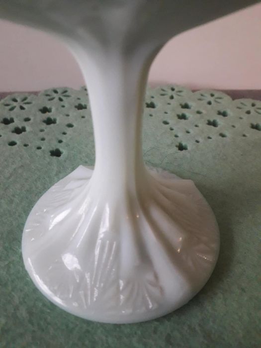 Cukiernica pucharek wachlarze biel lattimo Ząbkowice