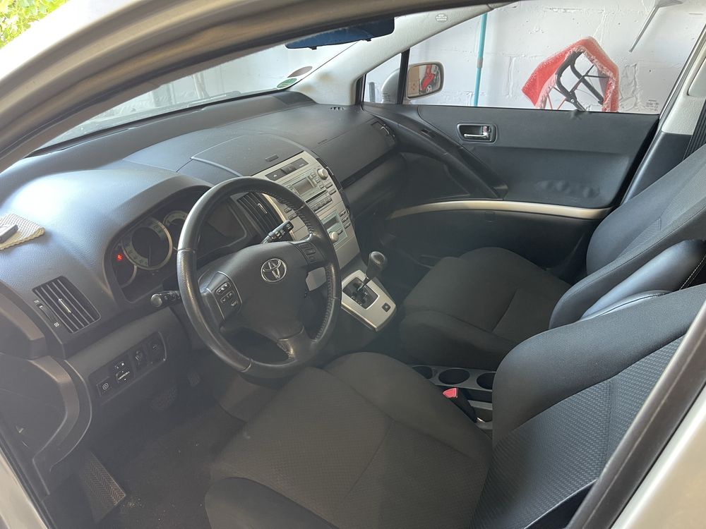 Toyota Corolla Verso 7 місць