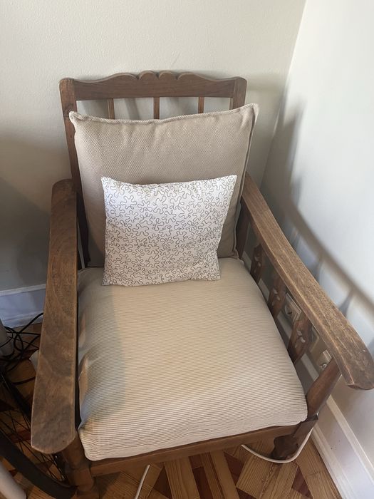 Poltrona / Cadeirão em madeira
