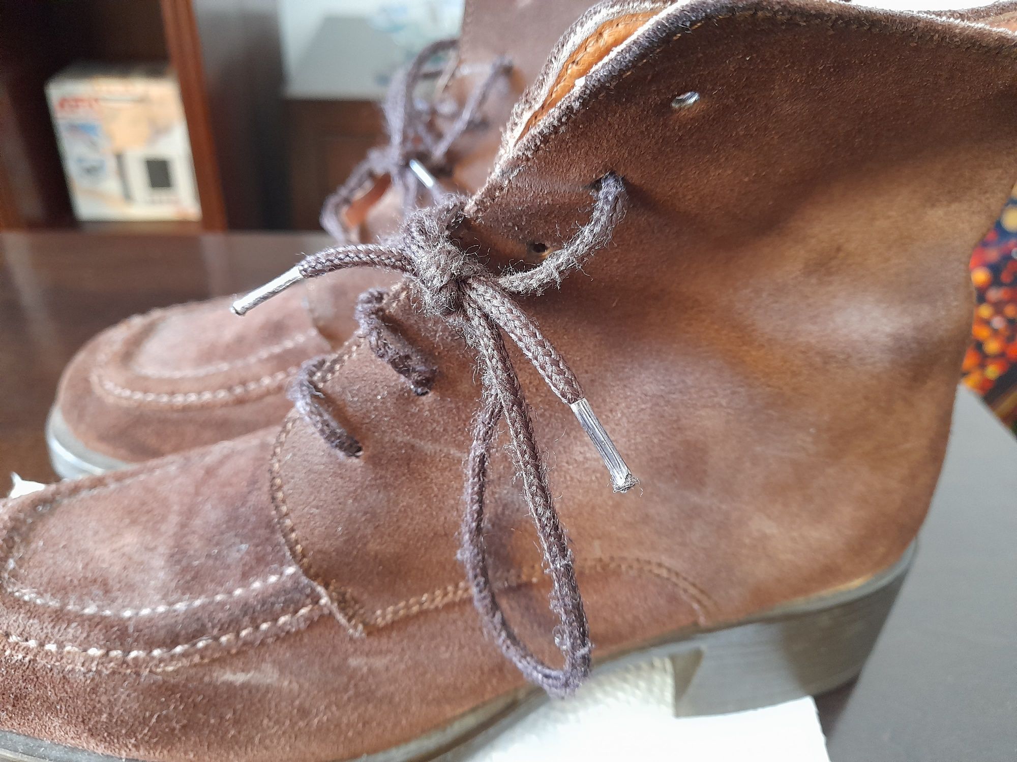 Botas em camurça n. 36