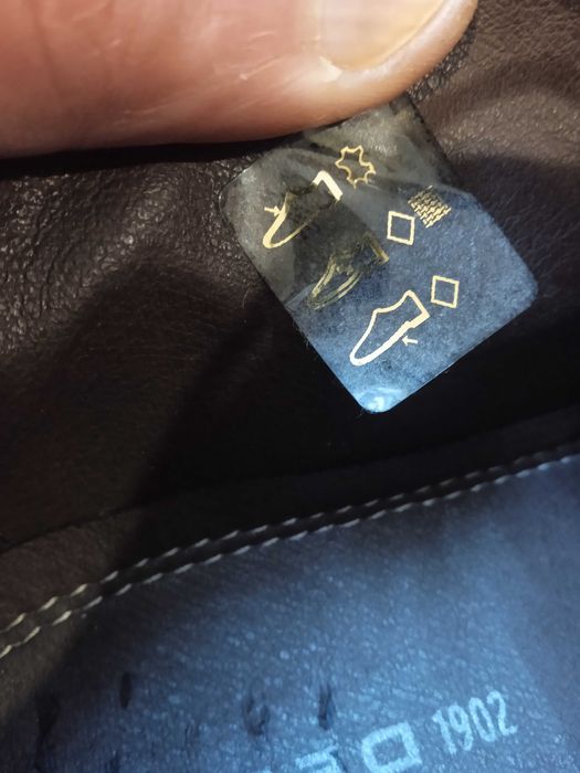 Продам чоловічі замшеві туфлі бренду Devred