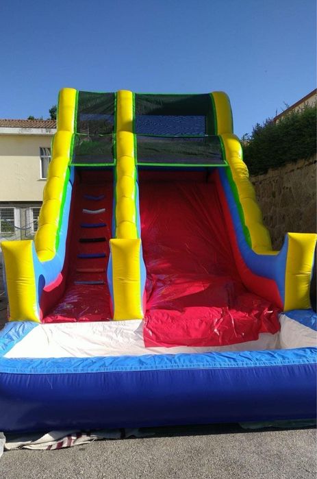 Aluguer insuflável gigante 9mx4mx5m