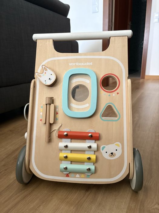 Andador com atividades