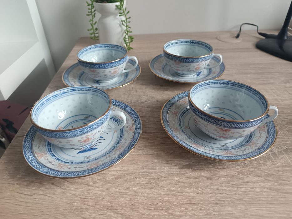 Filiżanki z porcelany