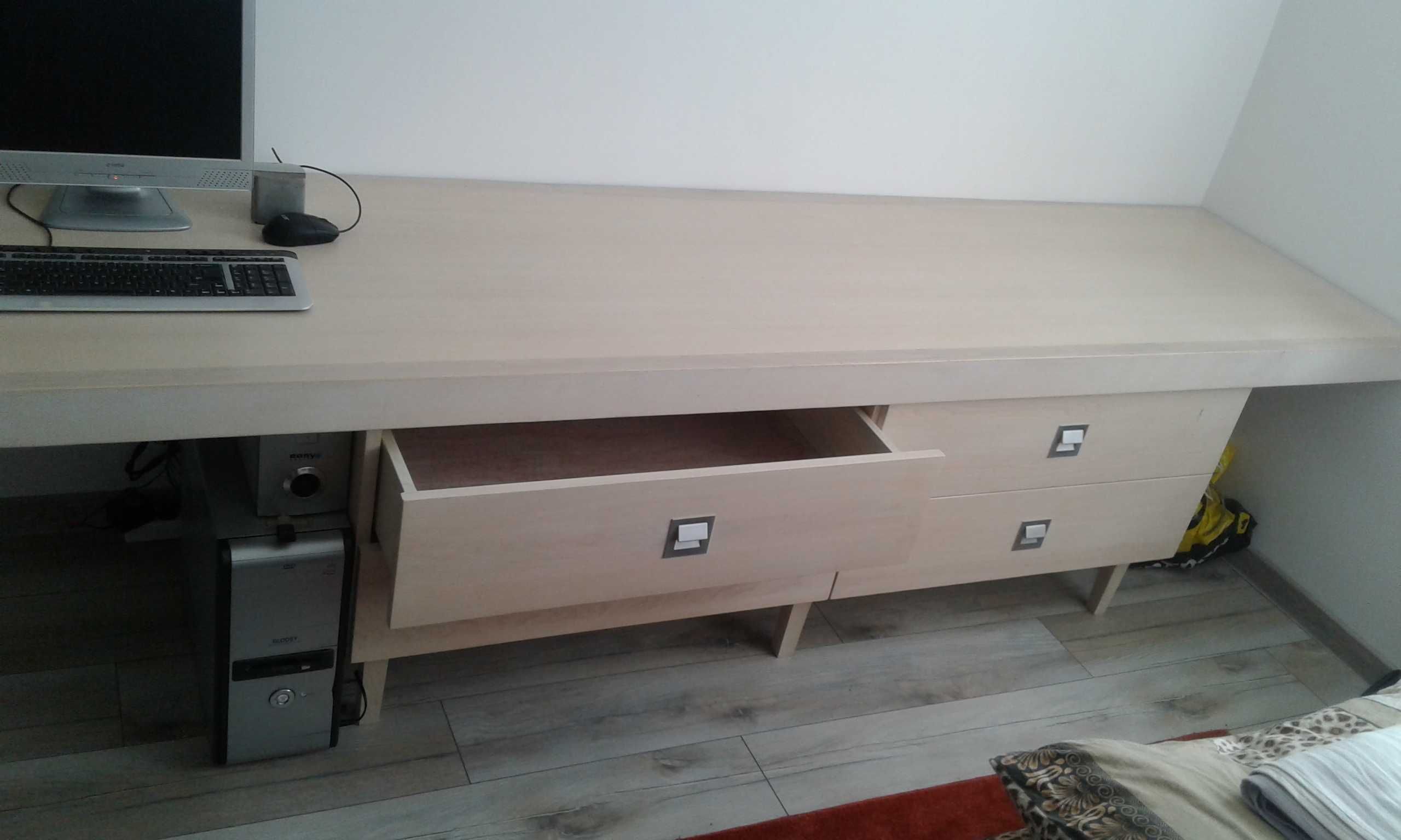 Biurko drewniane z szufladami