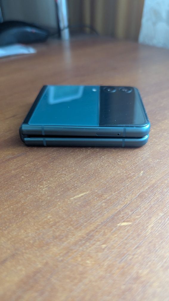 Samsung Galaxy Z flip3 5g