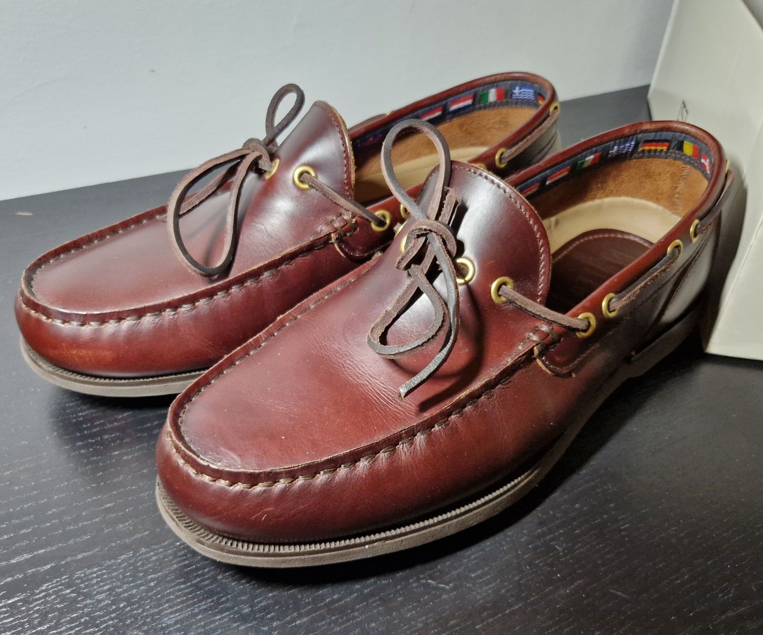 Sapatos de vela Mocasines em camurça
Pele natural puro de altíssimo qu