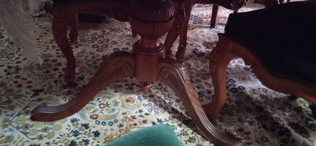 Sala de jantar con 6 cadeiras