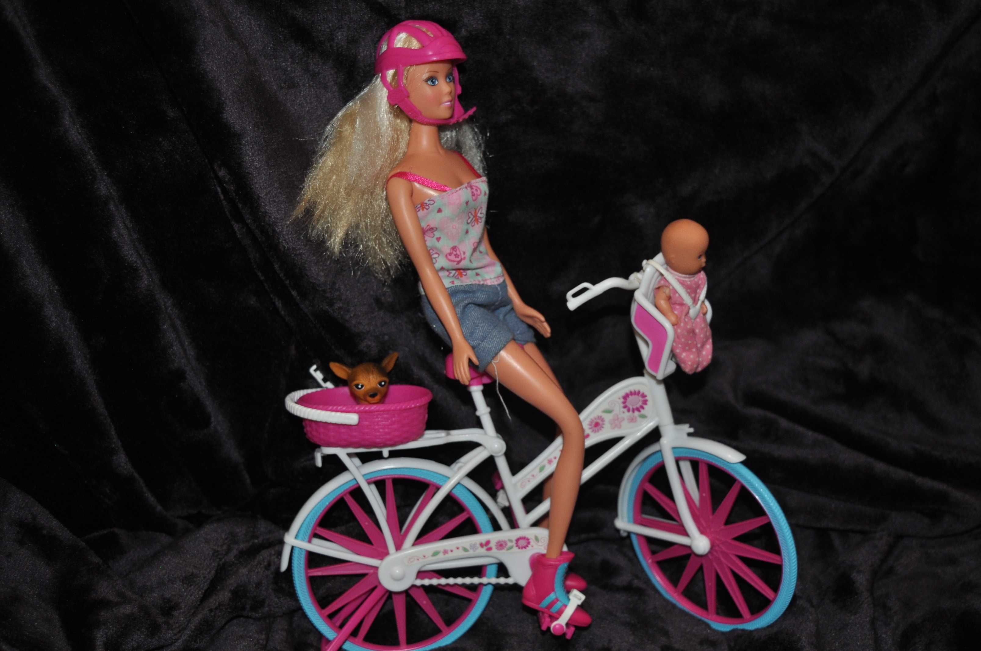 Lalka z rowerem i dzieckiem