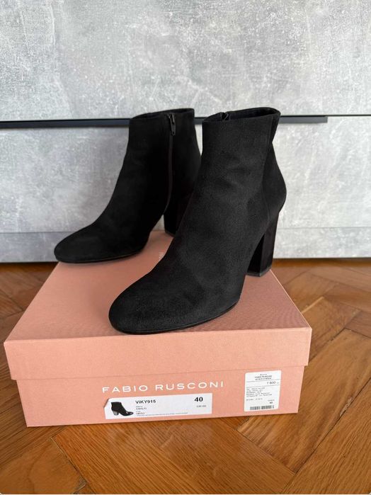 Жіночі замшеві Ботильйони італійського бренду Fabio Rusconi