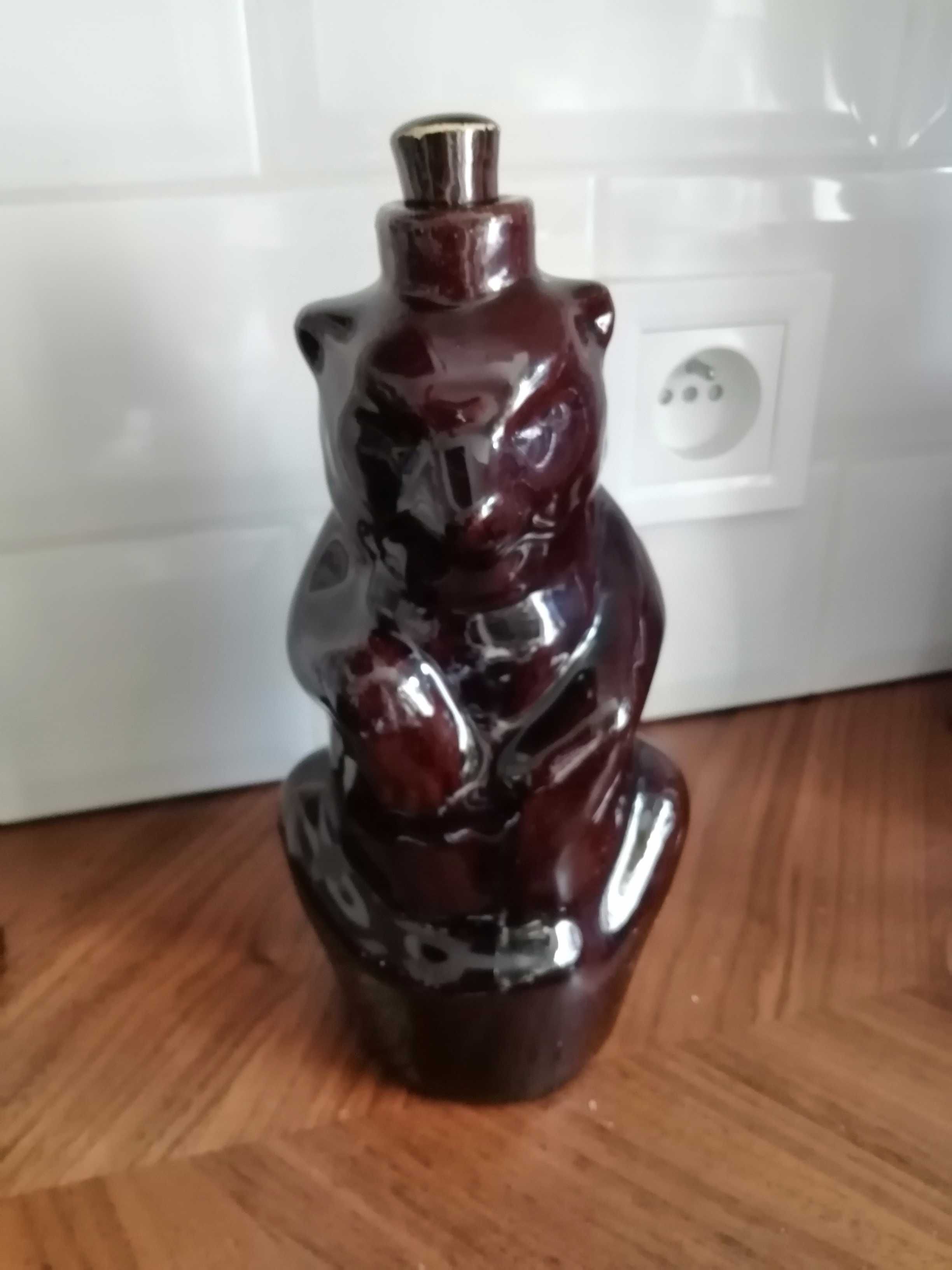 Miś  z korkiem na miód pitny, figurka ceramiczna PRL