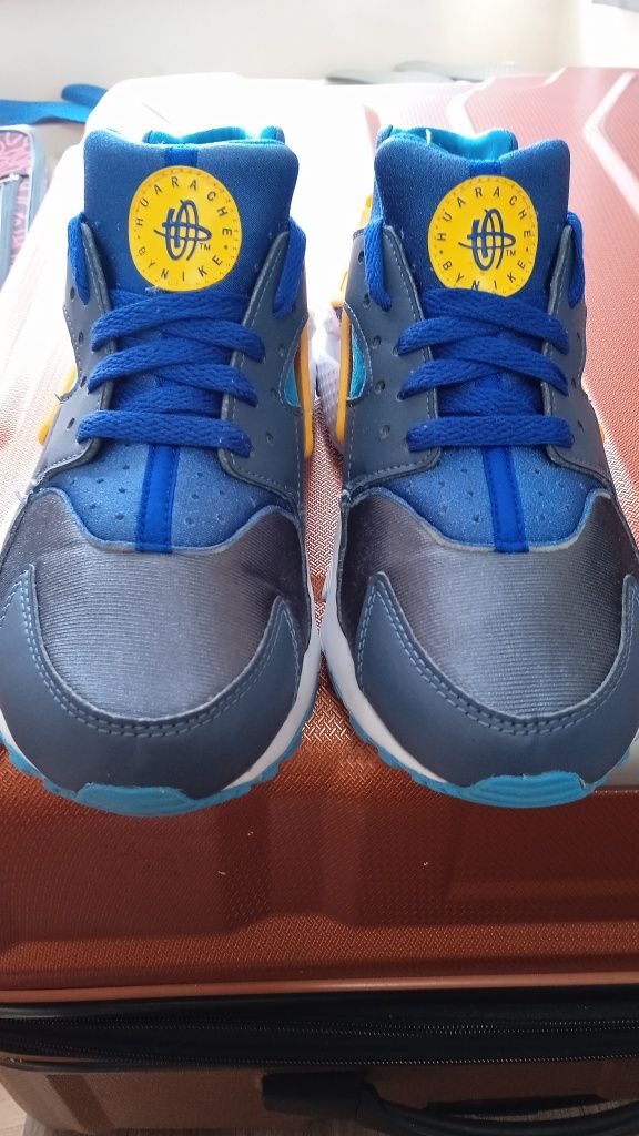 Кросівки Nike Huarache - 39 розмір. Оригінал!