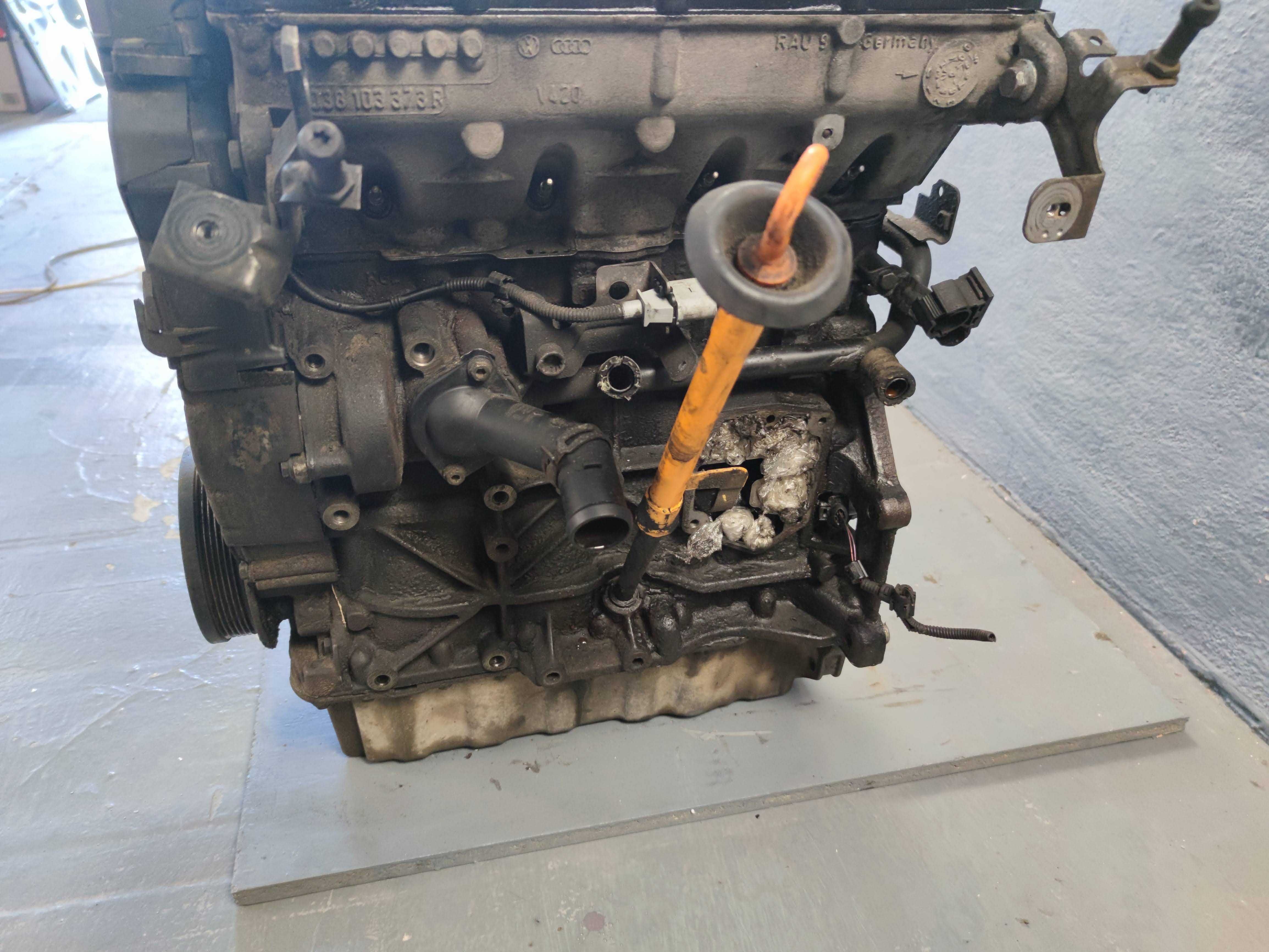 Двигатель Skoda Octavia A5 1.9tdi BKC (300523-01)