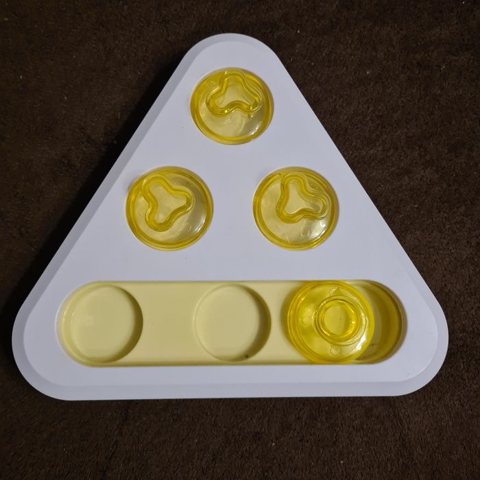 Zabawka edukacyjna trojkąt dla psa królika