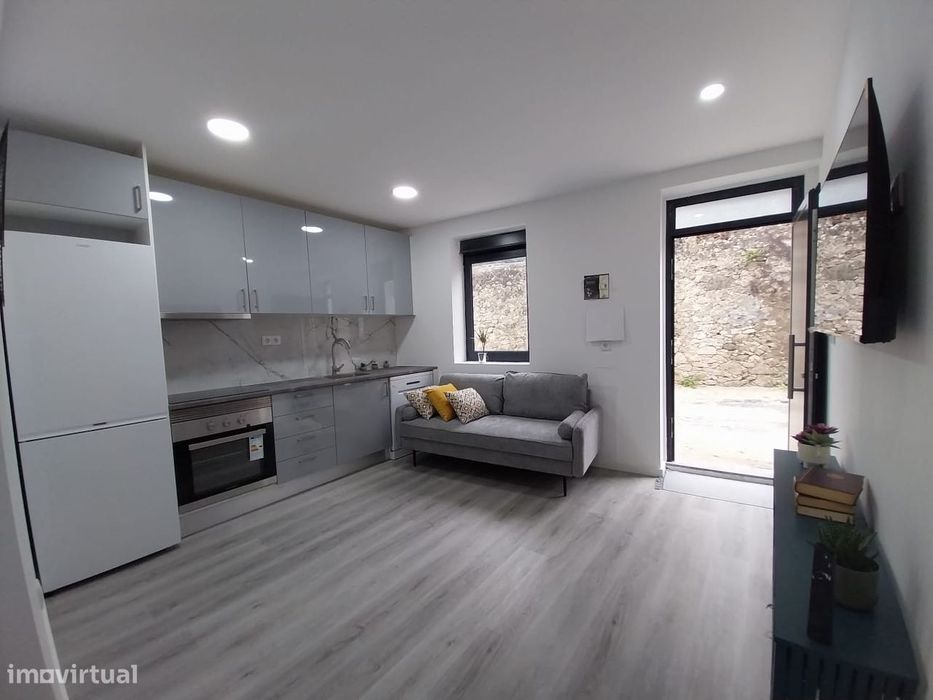 Moradia T1 Totalmente Renovada no Centro do Porto