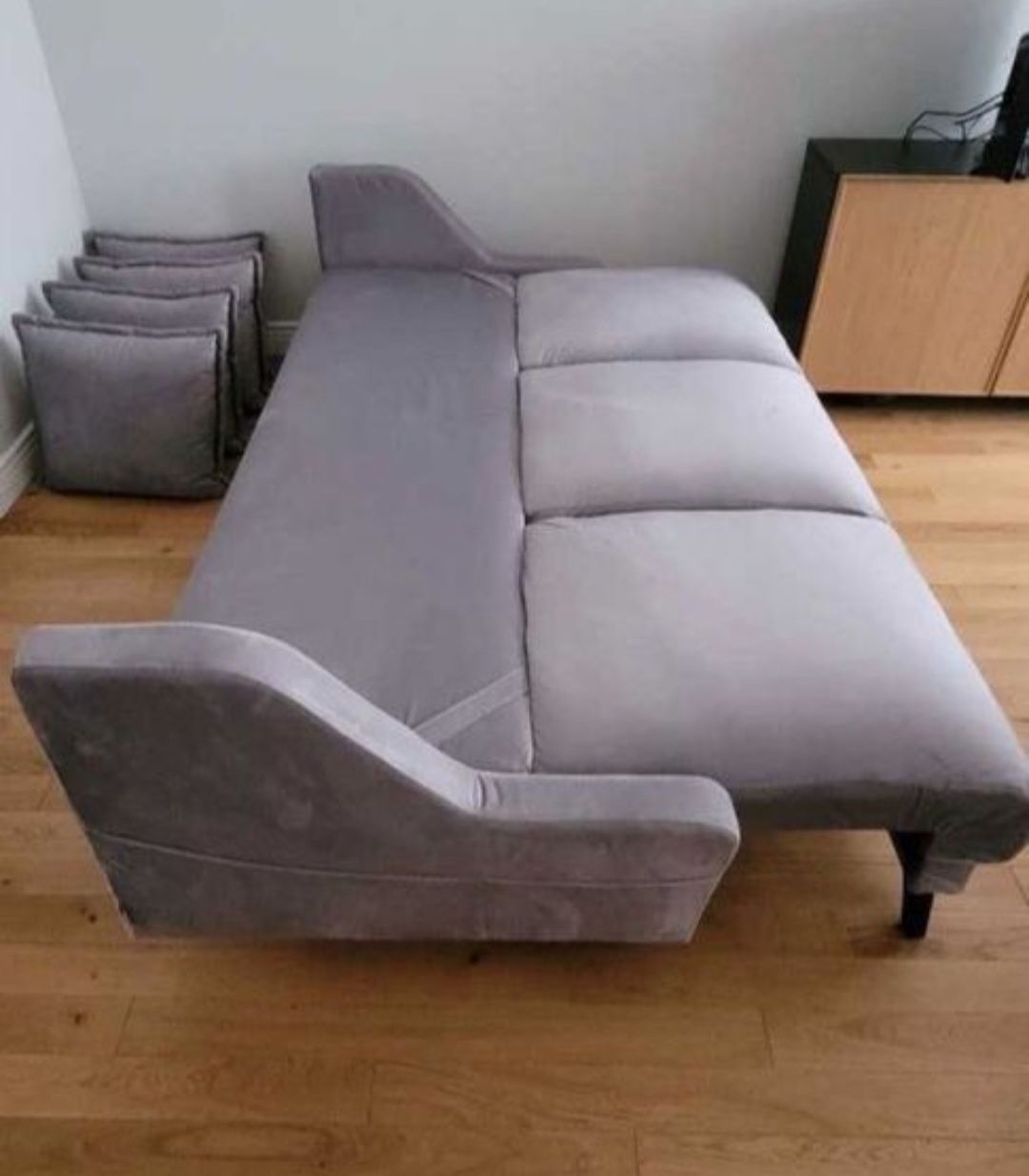 Sofa rozkładana z funkcją spania z pojemnikiem Miu Form