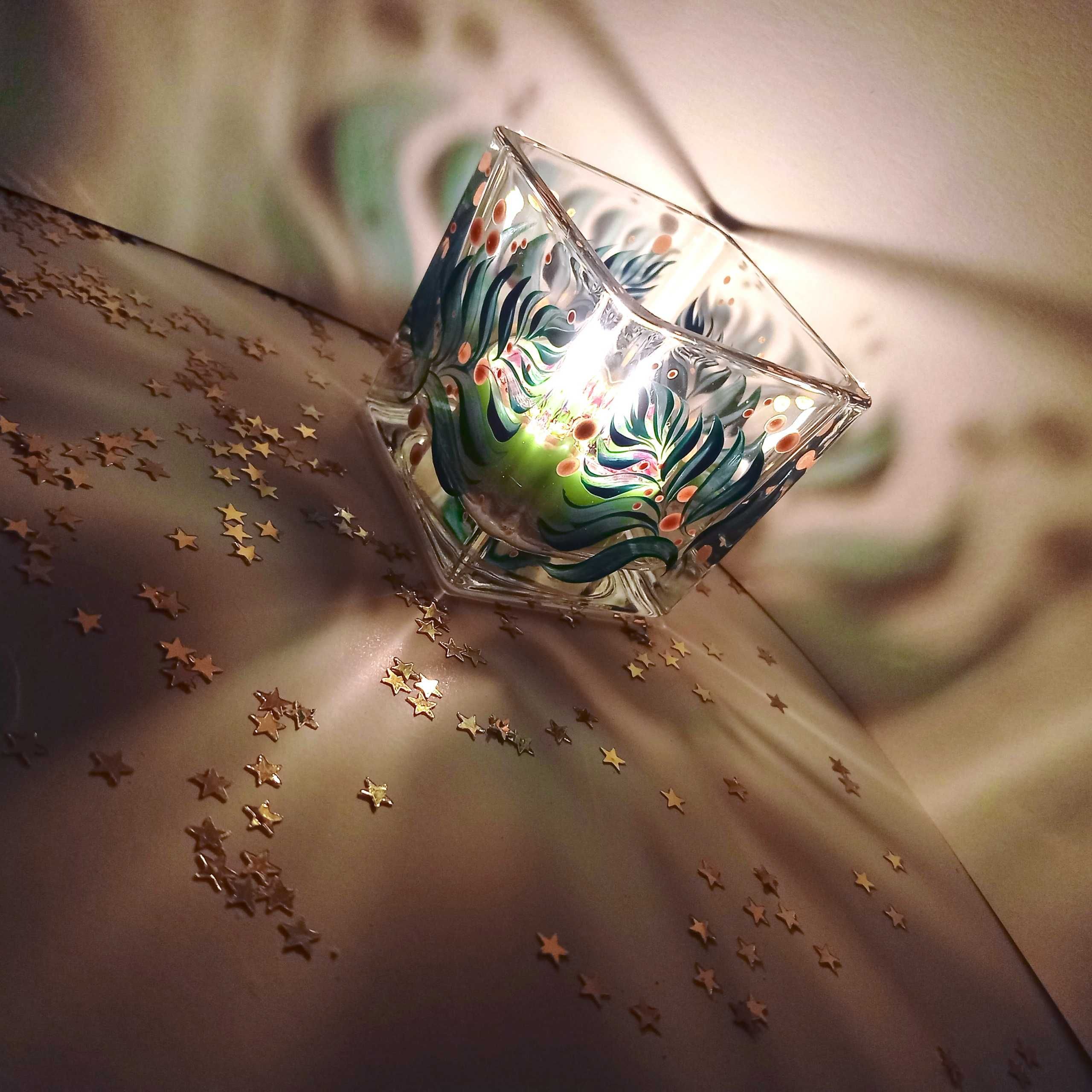 Świecznik szklany, ręcznie malowany, zielone liście