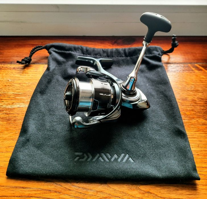 Daiwa Luvias 24 PC LT2500 спінінгова катушка дайва лувіас