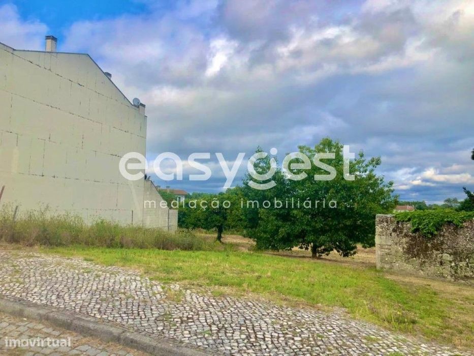 Excelente lote de terreno, localizado em S. João de Lourosa