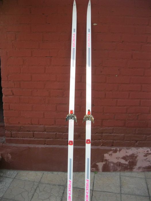 Продам лыжи ТИСА 210 см