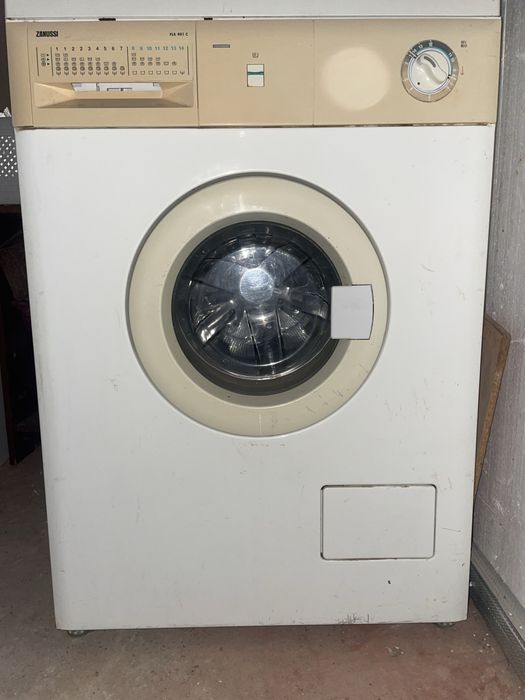 Пральна машинка zanussi