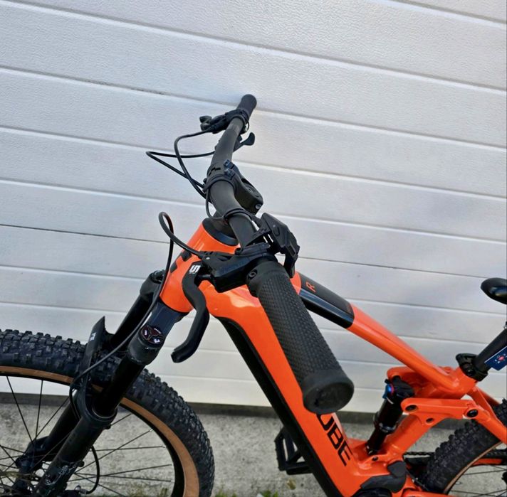 CUBE Stereo Hybrid 120 Race 625 – M / 18" – 2022 – 3400 km