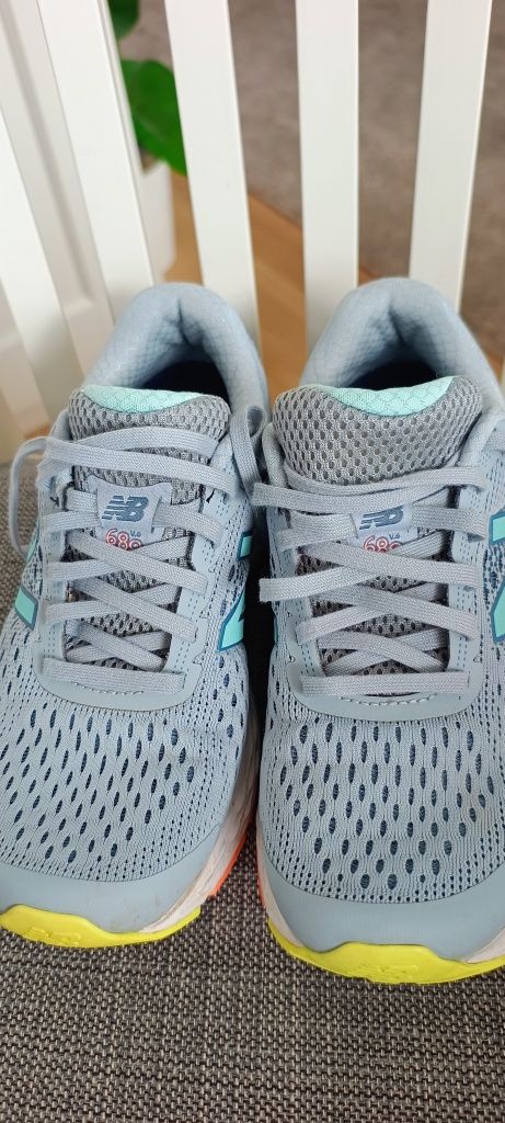 New Balance r. 37-37,5 wkładka 23,8cm