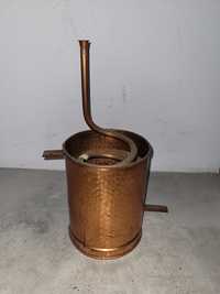 Alambique destilador de cobre