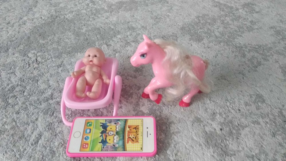 Игрушки (мягкие куклы и другие разные игрушки)