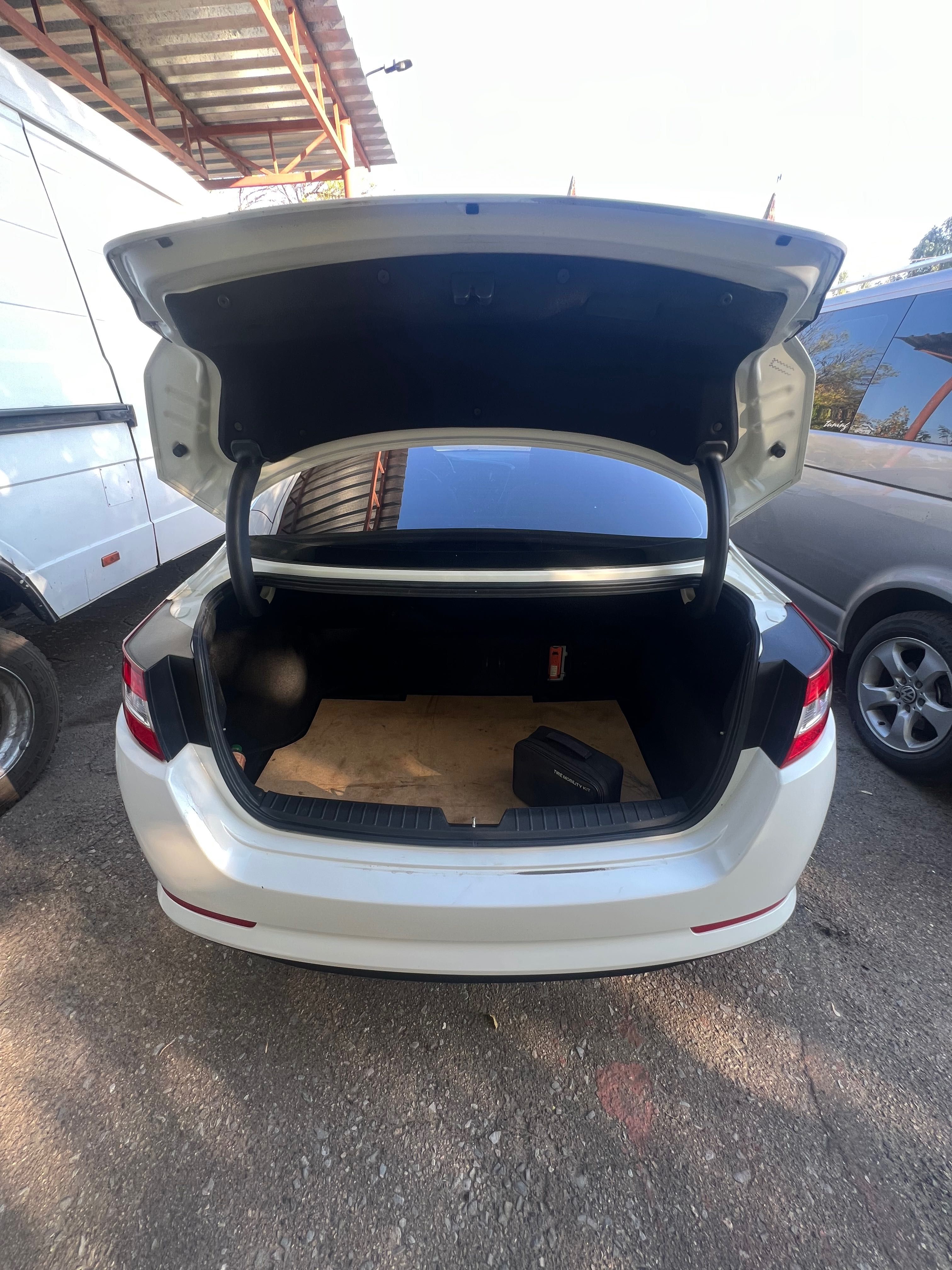 Kia Optima в хорошем состоянии