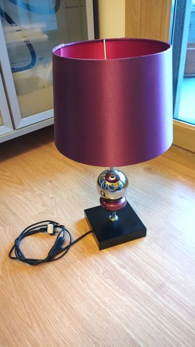 Candeeiro de mesa da "Valfusing" diâmetro 25cm.