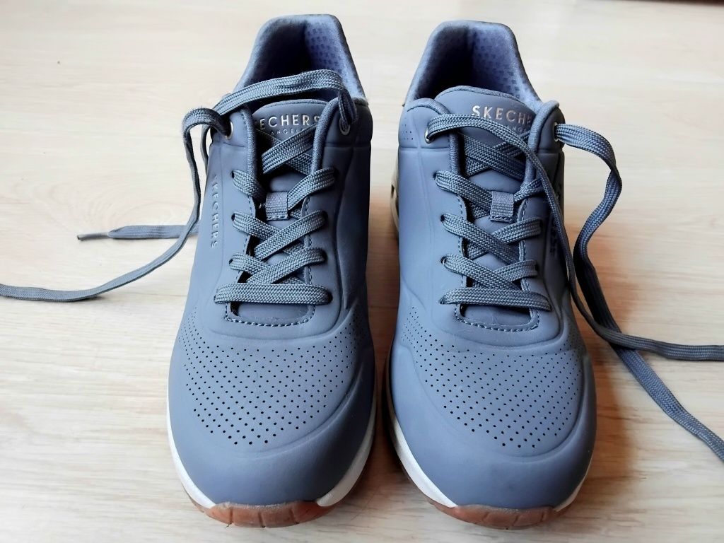 Skechers Uno t39