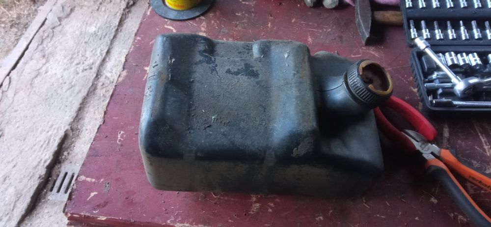 Traktorek kosiarka zbiornik paliwa