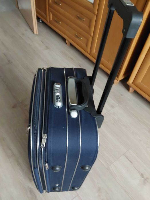 Walizka podróżna na kółkach