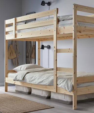 Używane drewniane łóżko piętrowe IKEA z materacami 90x200