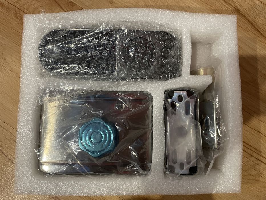 Inteligentny zamek Tuya z odciskiem palca Super Cena