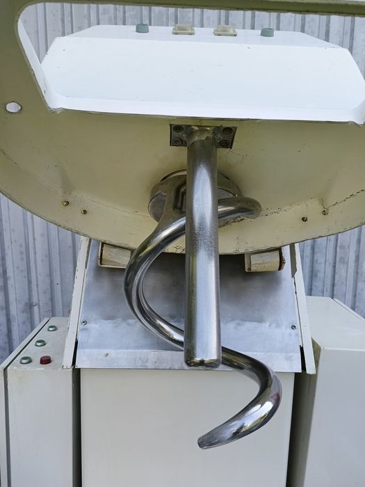 Miesiarka spiralna 20130  + dwie dzieże z wózkam