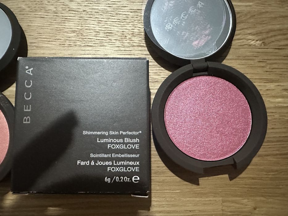 Rozświetlacze BECCA nowe