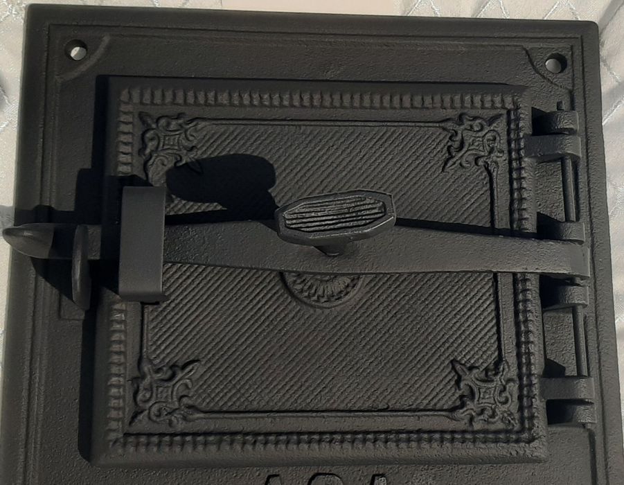 Drzwiczki żeliwne do pieca wędzarni  AGA  2.