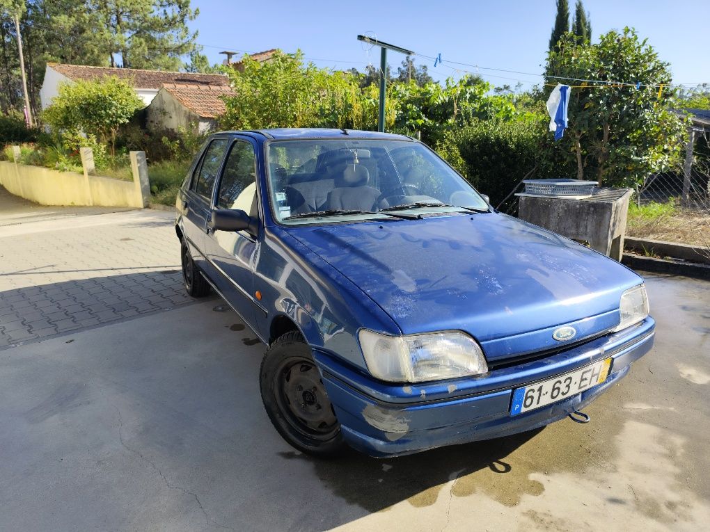 Ford Fiesta (Azul)