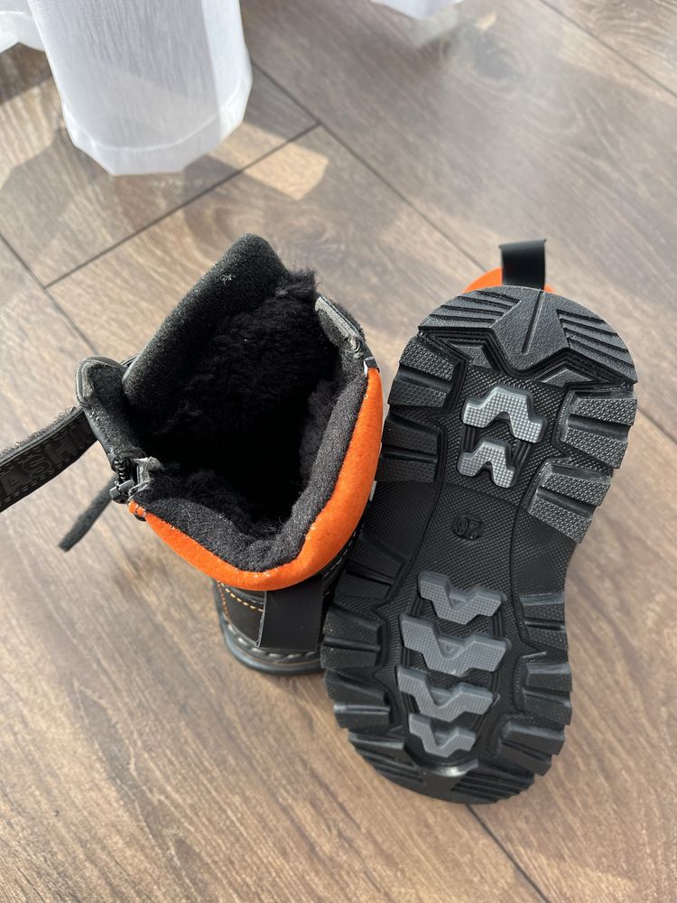 Nowe buty zimowe dla dziecka rozmiar 26